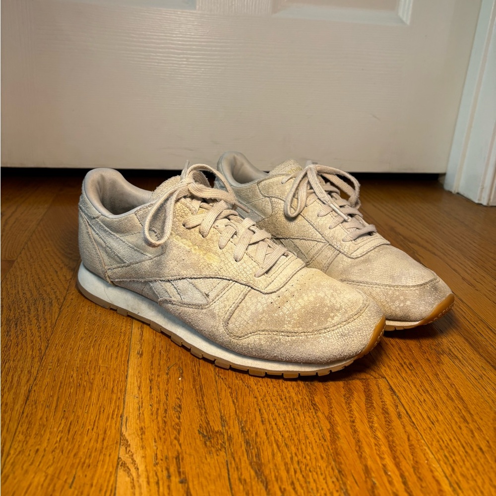 Reeboks - Picture 4 of 12